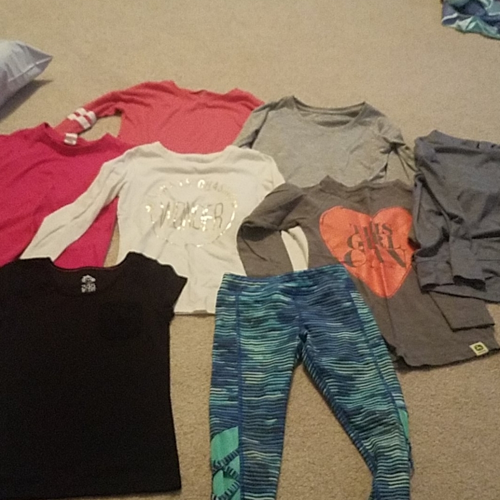 Girls lot of 6/7 clothes. Winter mostly.